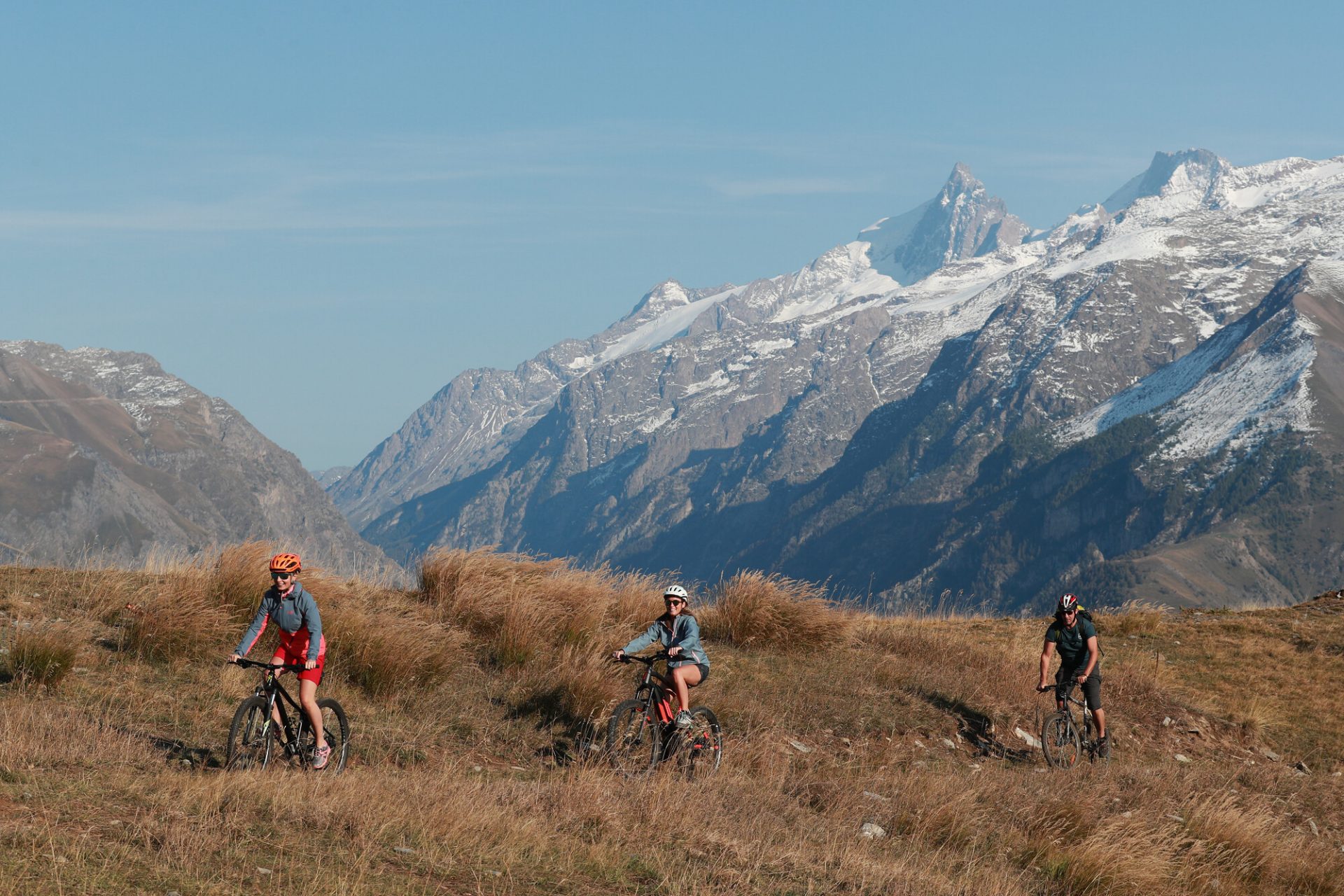 Cycling in the Alps : MTB, road cycling and e-biking french alps ...