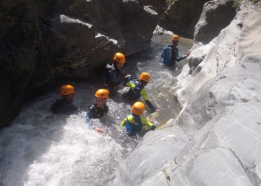 Discover the sport of canyoning – Odile Martin Cocher – Aventure Verticale La Meije