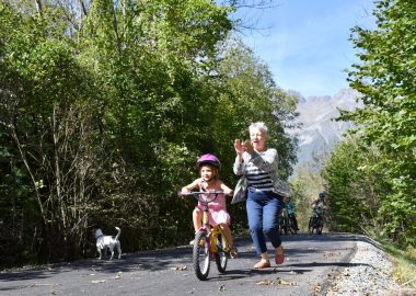 Cycling – The Voie verte / Green road from Allemond