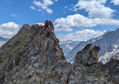 Peyrou d’Amont ridge- Ecole d’alpinisme des Écrins