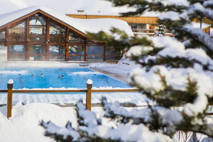 Outdoor heated swimming pool_Alpe d’Huez