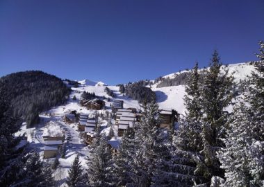 Col de Maronne – snowshoeing from Auris-en-Oisans