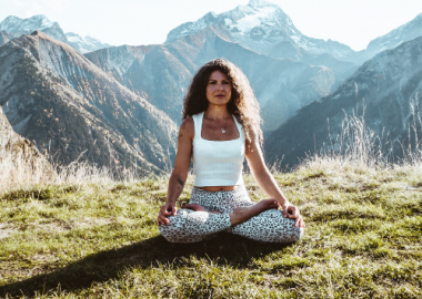 Wellbeing – Yoga & Massages at home – “Belle & Alignée”