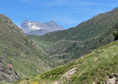Huez – Hiking from the resort of Auris-en-Oisans