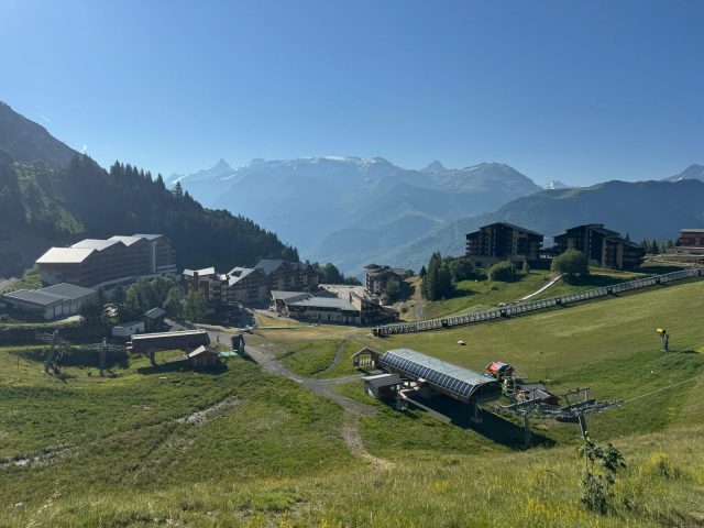 Auris Resort as seen from the Col de Maronne