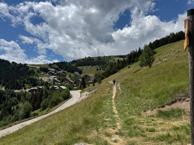 At the intersection toward Sainte Marie, a view of the resort in the distance