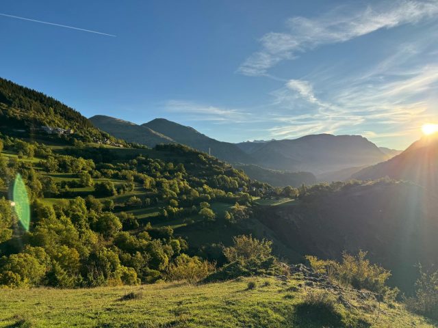 Heading toward Emparis from Le Coin – La Balme at sunrise