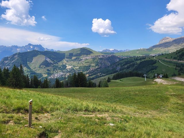 View of Alpe d’Huez from the Sûres Trail