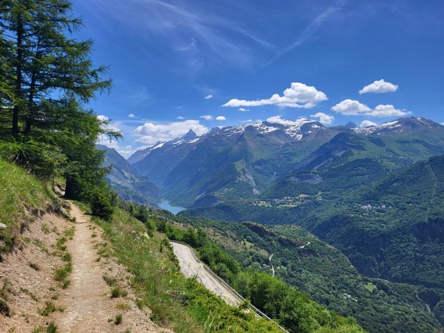 Toward the Saint-Géraud Chapel