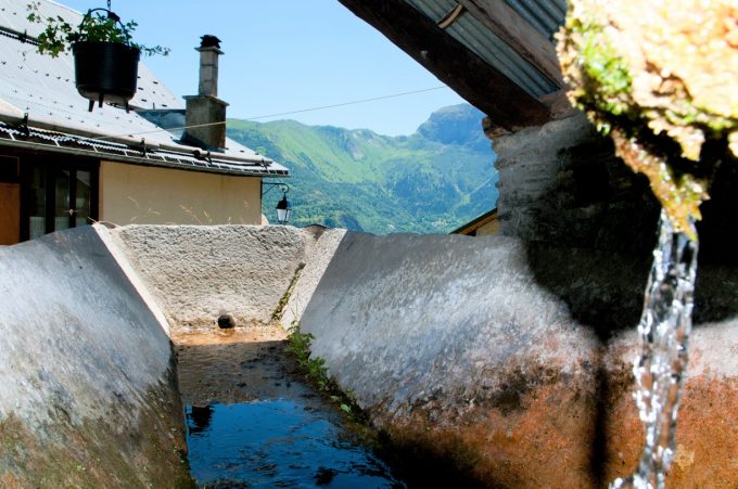 Washing house in the hamlets of Auris