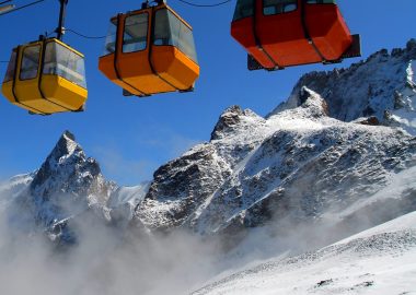 Glacier lifts of La Meije