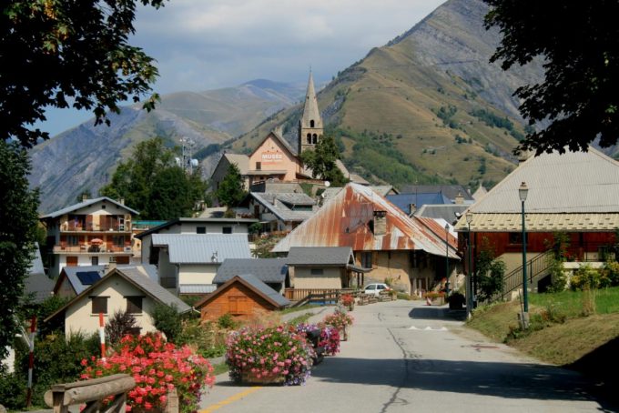 Mont de Lans village